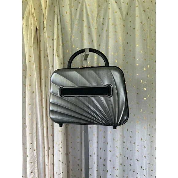 Triforce Sienna Hardside Elite Performance Travelware Silver Beauty Case Luggage - Picture 3 of 6